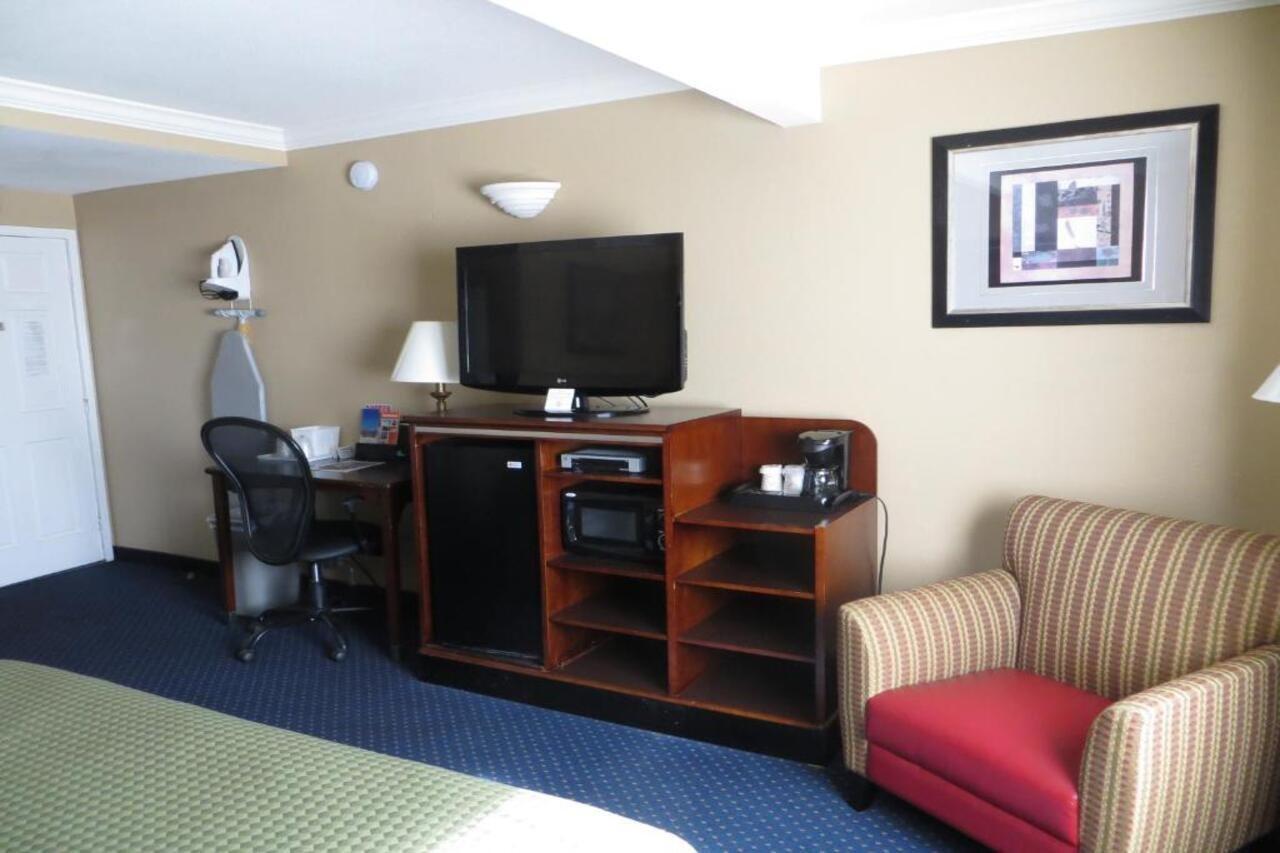 Inn At Bayshore San Mateo Buitenkant foto