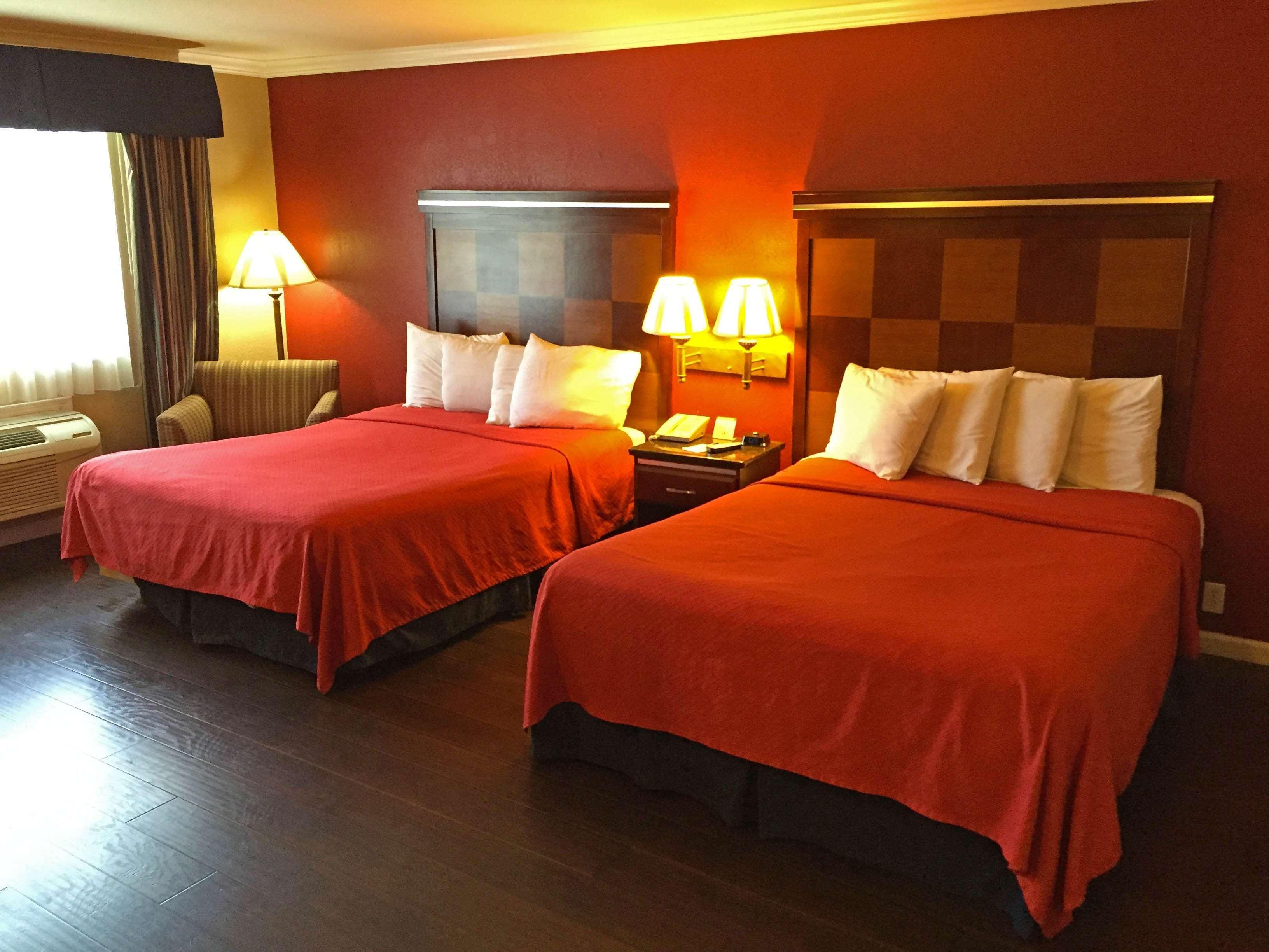 Inn At Bayshore San Mateo Buitenkant foto