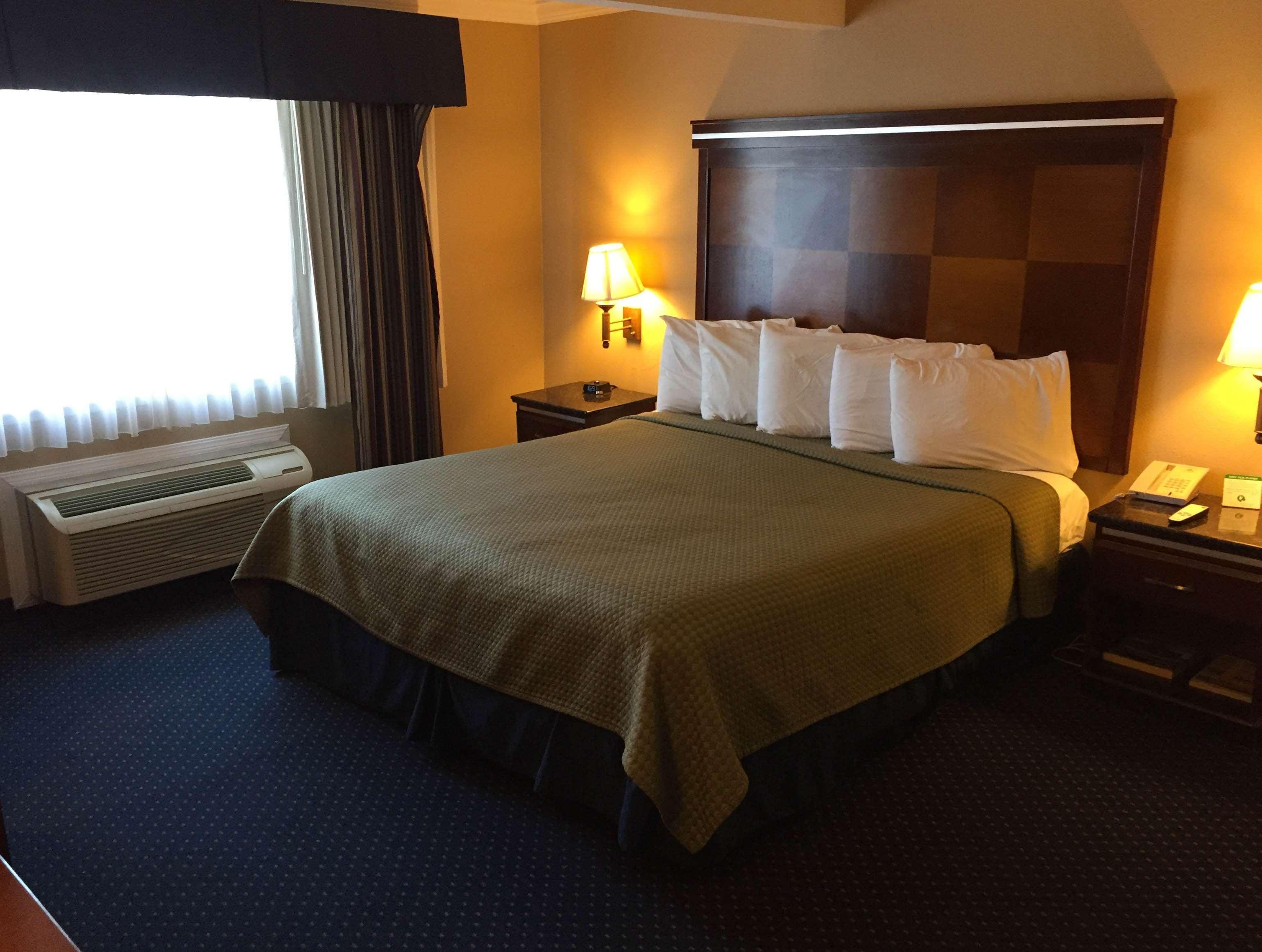 Inn At Bayshore San Mateo Buitenkant foto