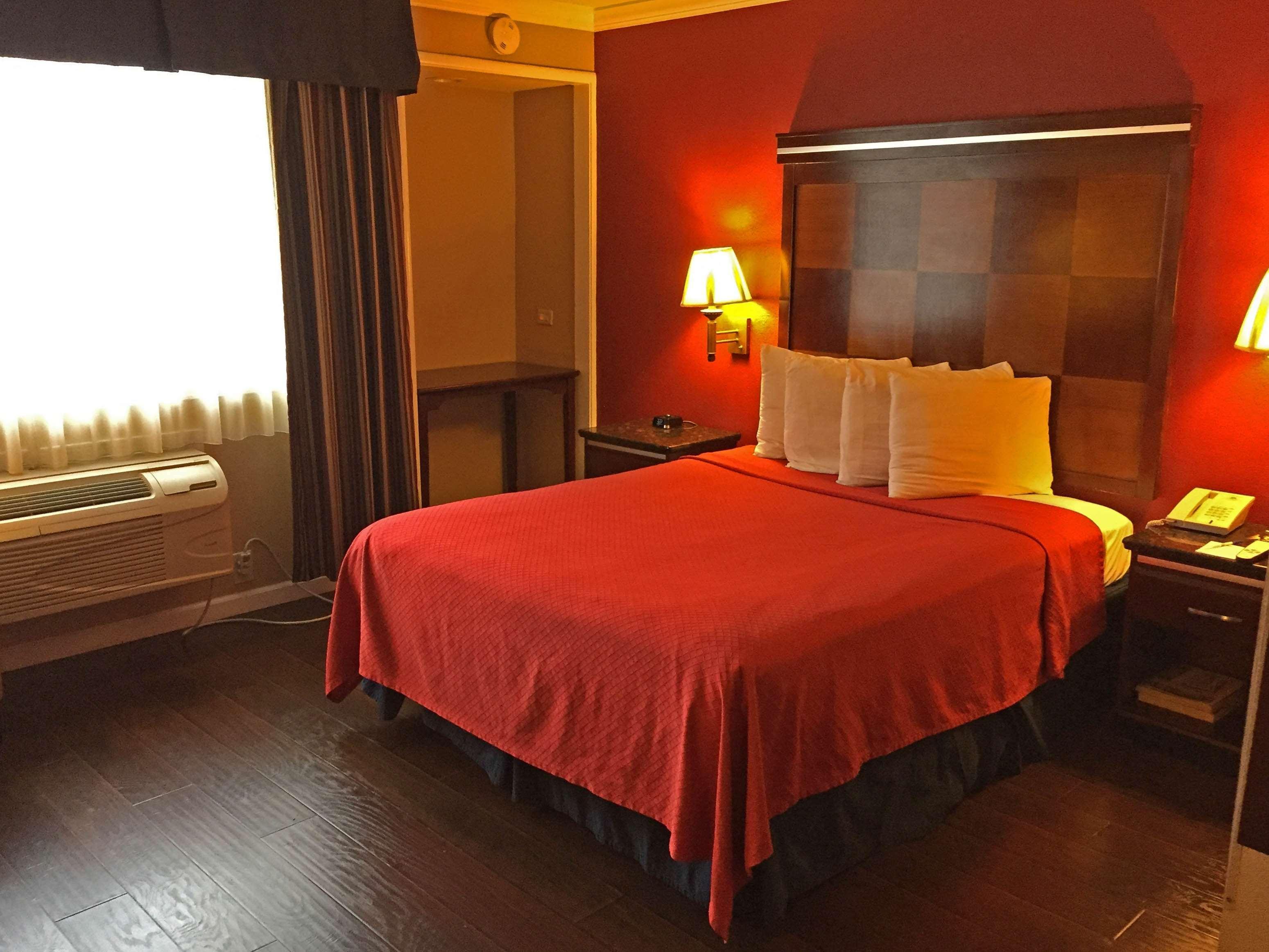 Inn At Bayshore San Mateo Buitenkant foto