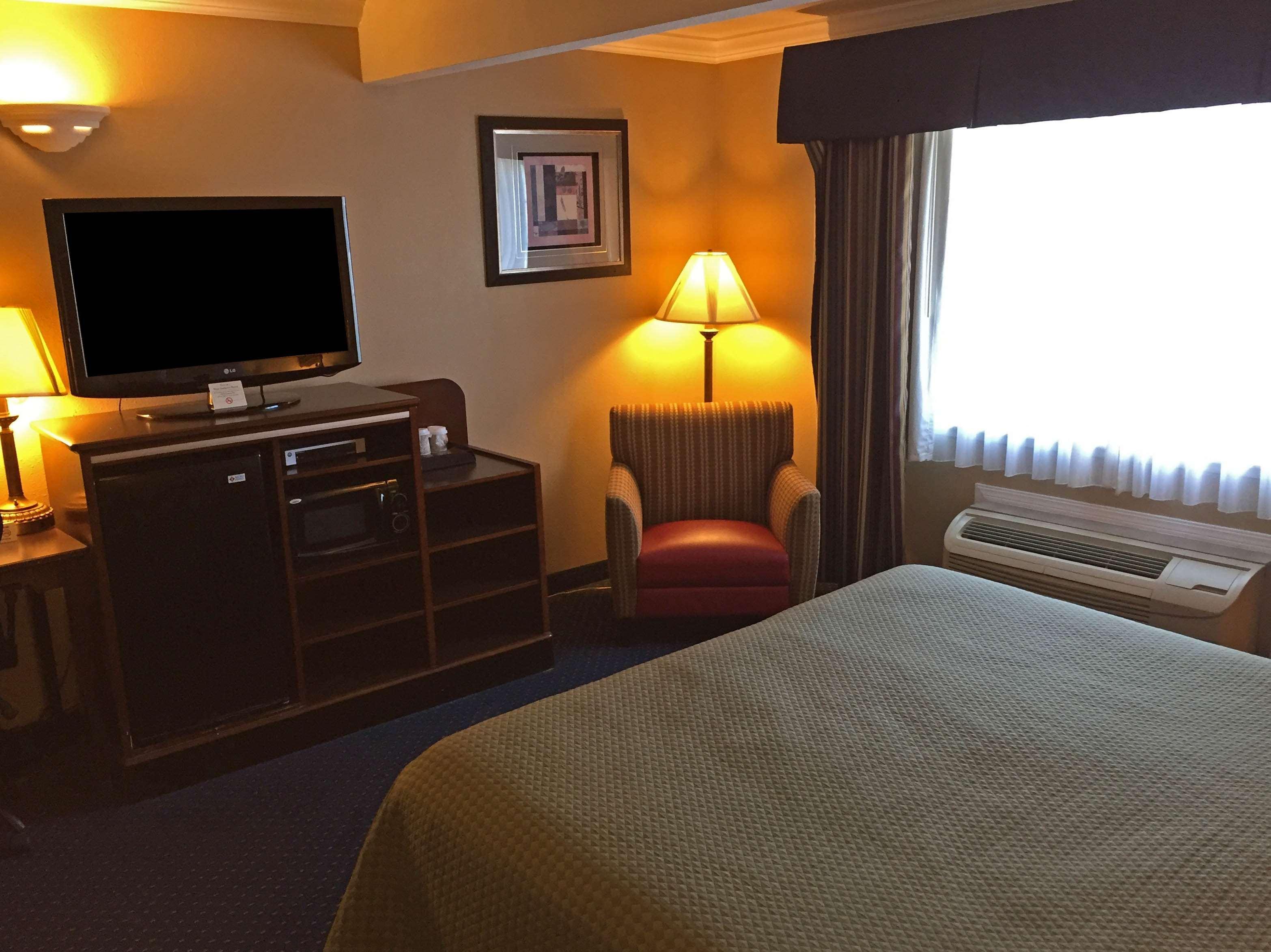 Inn At Bayshore San Mateo Buitenkant foto