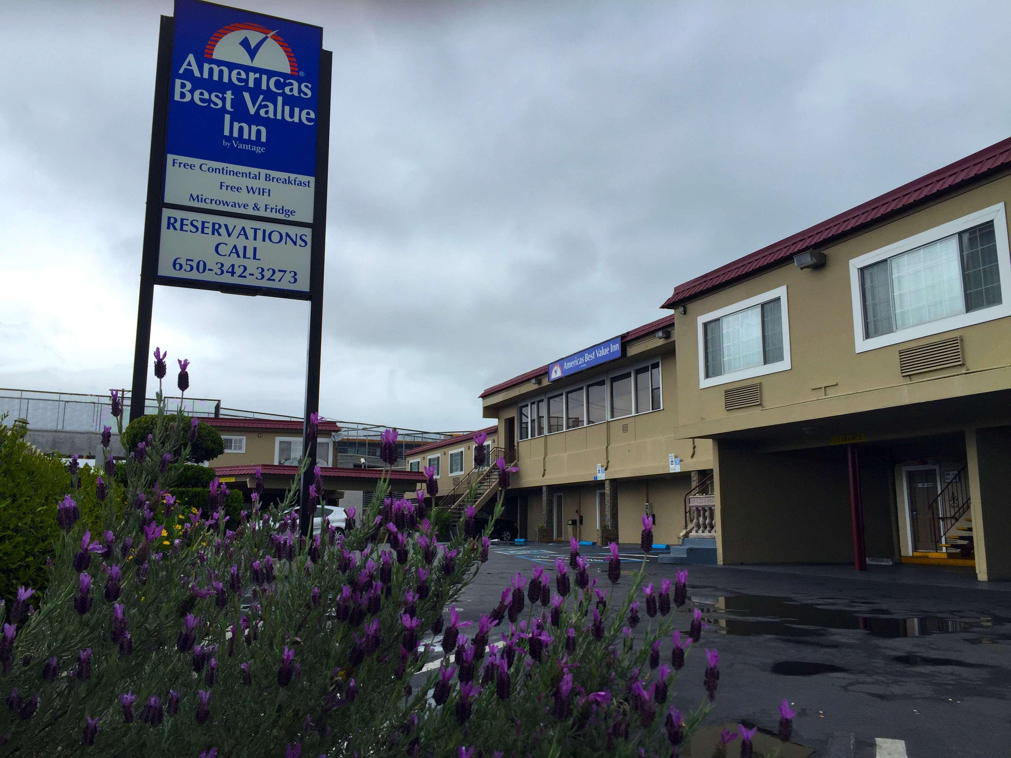 Inn At Bayshore San Mateo Buitenkant foto